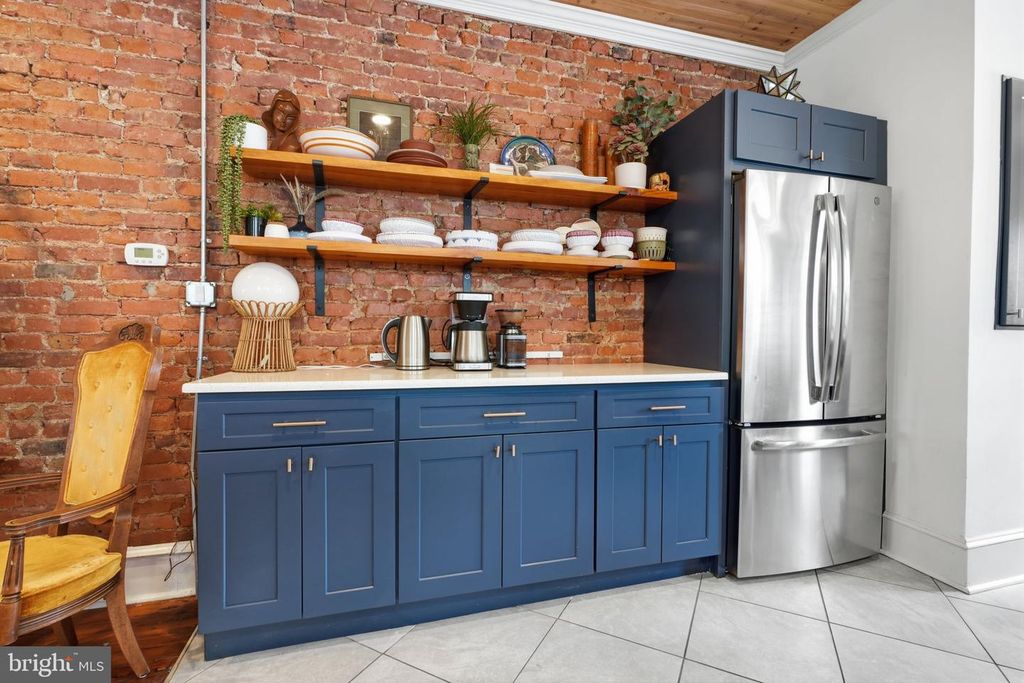 Image 14 of property listing at 3819 MANAYUNK AVE, Philadelphia, PA 19128