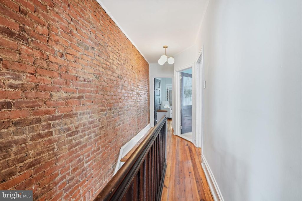 Image 19 of property listing at 3819 MANAYUNK AVE, Philadelphia, PA 19128