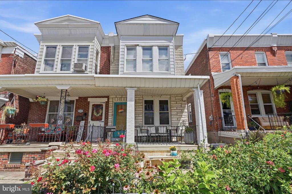 Image 2 of property listing at 3819 MANAYUNK AVE, Philadelphia, PA 19128
