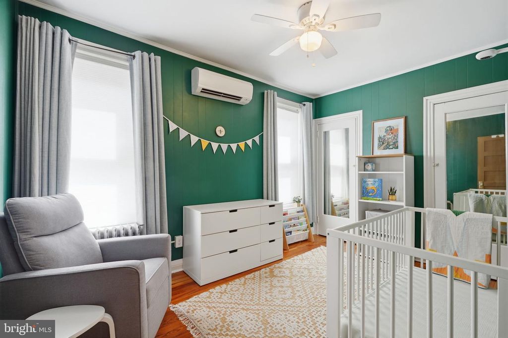 Image 23 of property listing at 3819 MANAYUNK AVE, Philadelphia, PA 19128