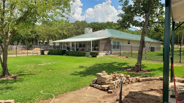 213 Cortez Drive, Nocona, TX 76255
