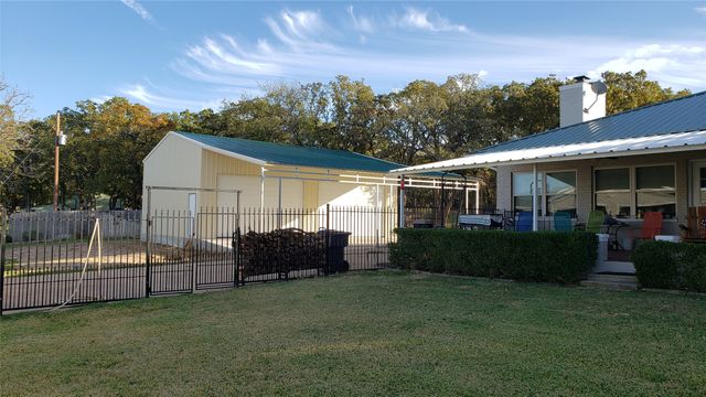 213 Cortez Drive, Nocona, TX 76255