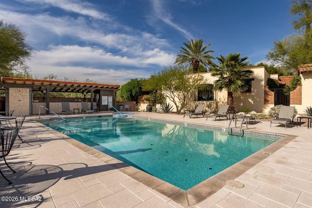 6322 N Calle De Adelita, Tucson, AZ 85718