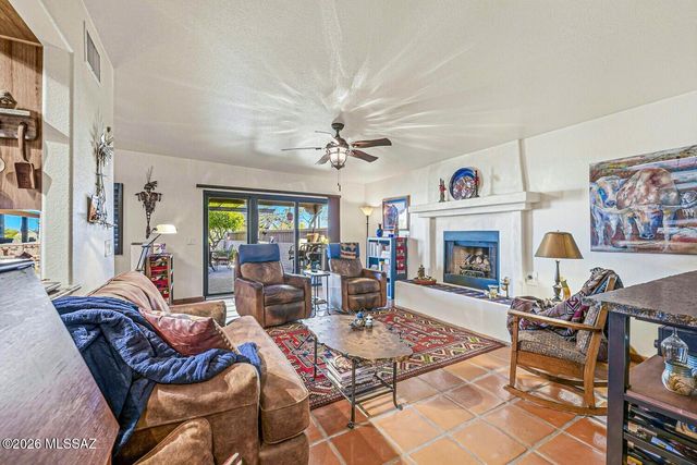 1049 W Placita Refinada, Green Valley, AZ 85614