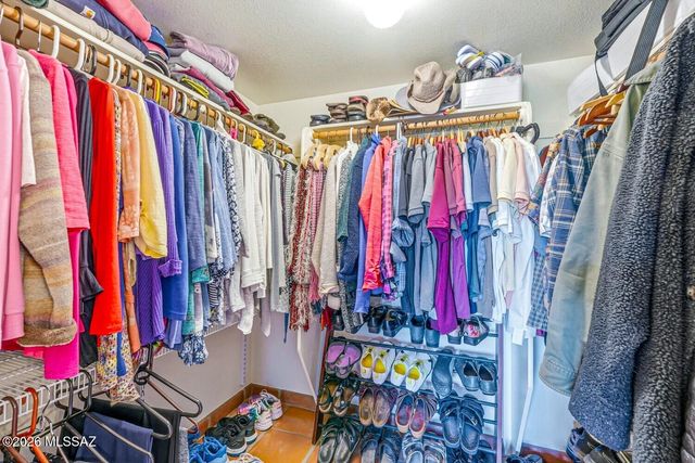 1049 W Placita Refinada, Green Valley, AZ 85614