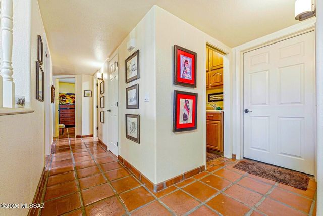 1049 W Placita Refinada, Green Valley, AZ 85614