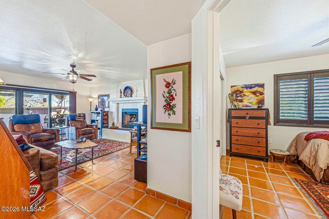 1049 W Placita Refinada, Green Valley, AZ 85614