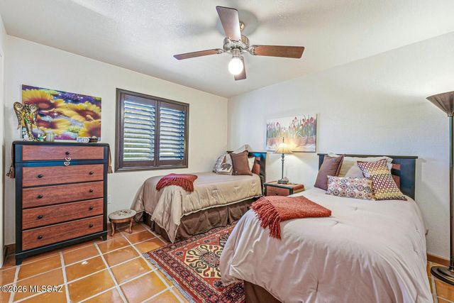 1049 W Placita Refinada, Green Valley, AZ 85614