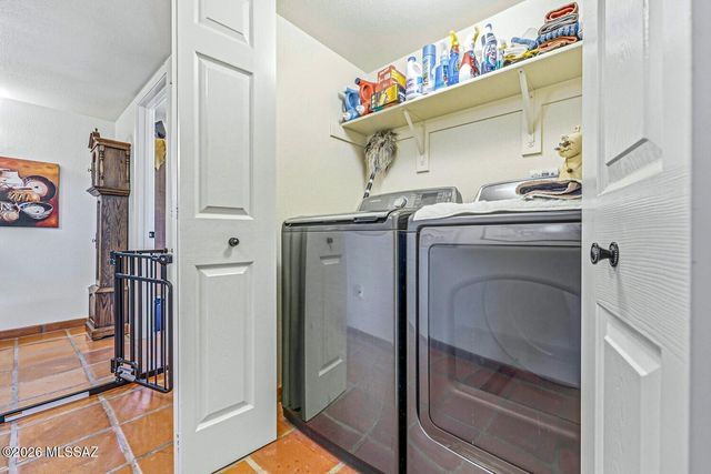 1049 W Placita Refinada, Green Valley, AZ 85614