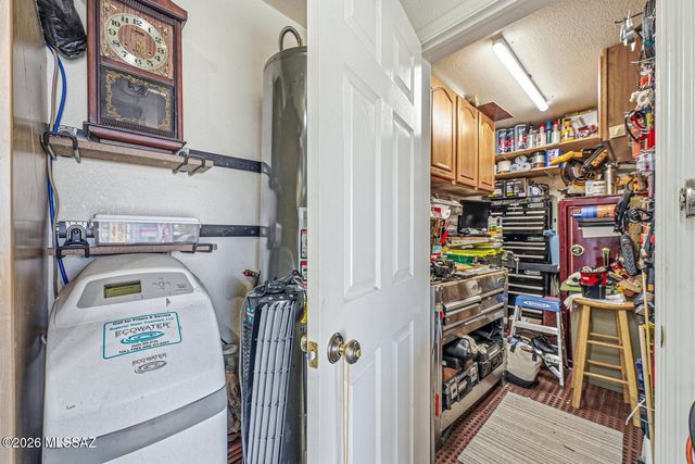 1049 W Placita Refinada, Green Valley, AZ 85614