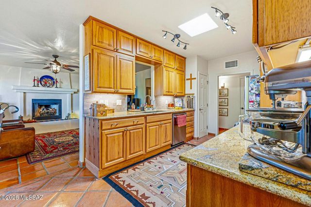 1049 W Placita Refinada, Green Valley, AZ 85614