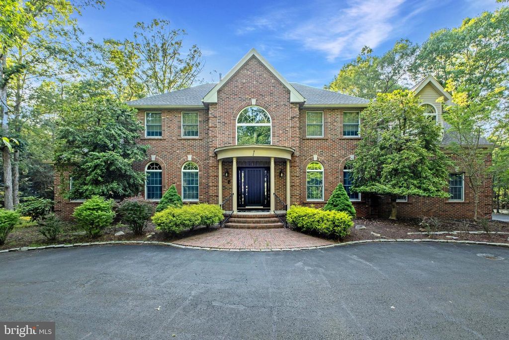 1 PEPPERBUSH CT, Medford, NJ 08055