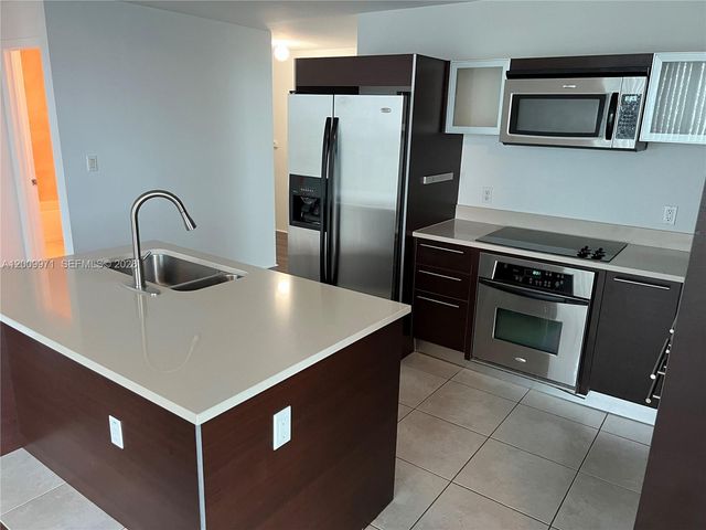 1900 N BAYSHORE DR 1911, Miami, FL 33132