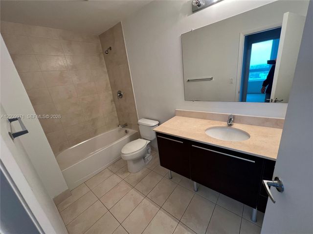 1900 N BAYSHORE DR 1911, Miami, FL 33132