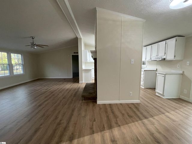 162 Pleasant Cove Drive, Woodruff, SC 29388