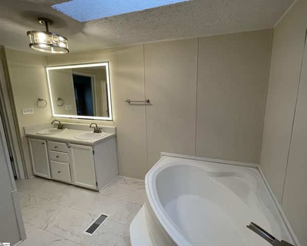 162 Pleasant Cove Drive, Woodruff, SC 29388