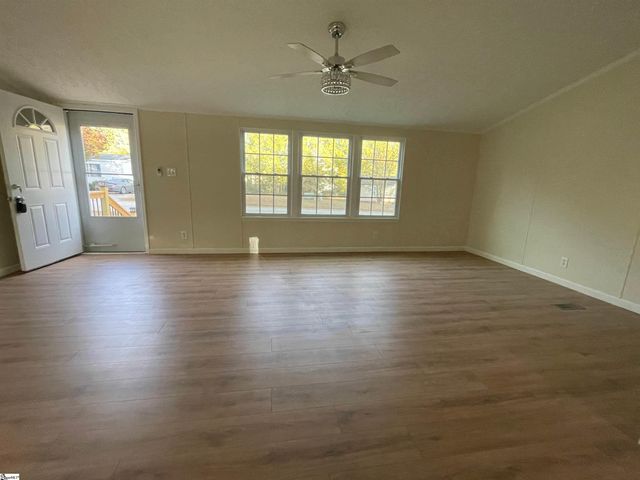 162 Pleasant Cove Drive, Woodruff, SC 29388