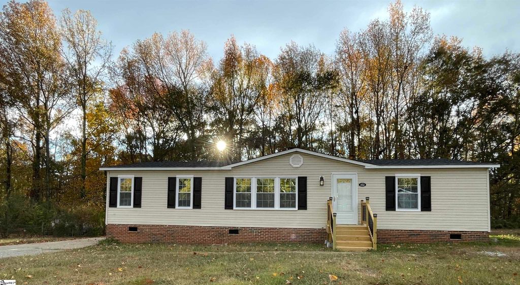 162 Pleasant Cove Drive, Woodruff, SC 29388