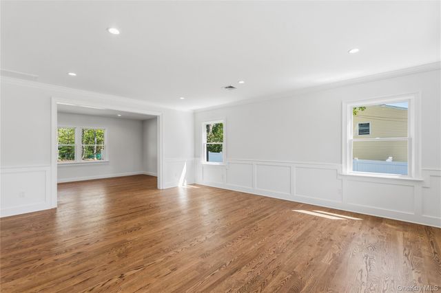969 Manor Lane, Bay Shore, NY 11706