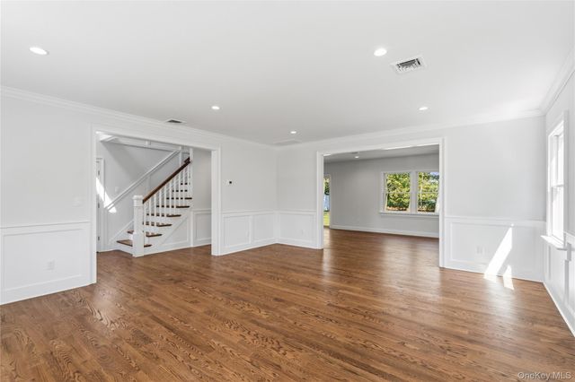 969 Manor Lane, Bay Shore, NY 11706