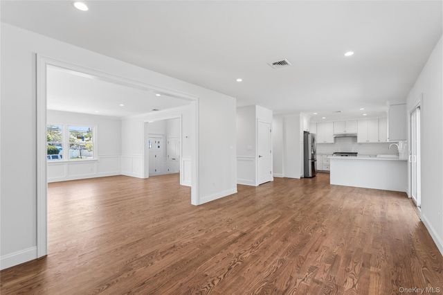 969 Manor Lane, Bay Shore, NY 11706