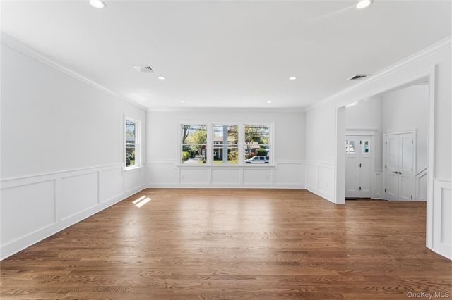 969 Manor Lane, Bay Shore, NY 11706