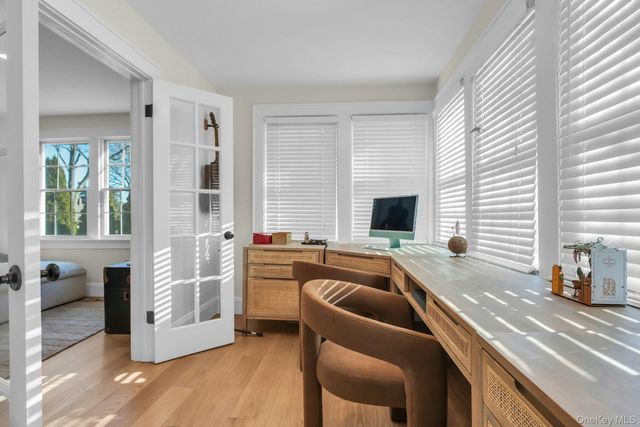 32 Katherine Street, Locust Valley, NY 11560