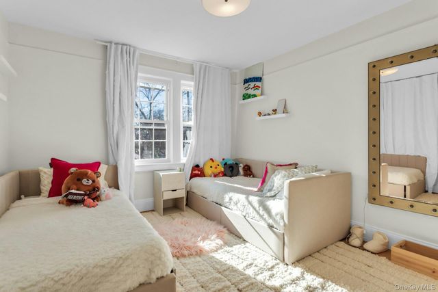 32 Katherine Street, Locust Valley, NY 11560