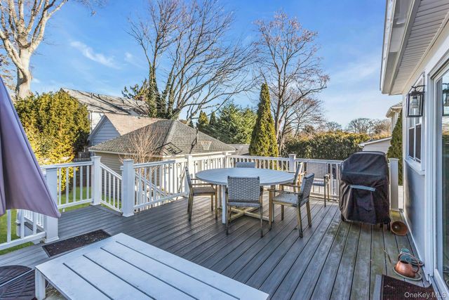 32 Katherine Street, Locust Valley, NY 11560