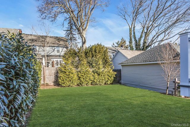 32 Katherine Street, Locust Valley, NY 11560