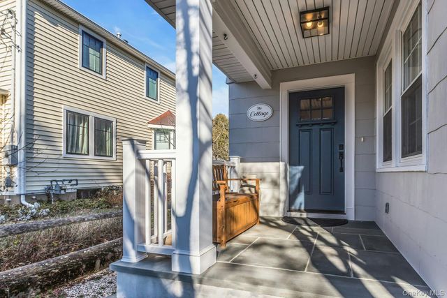 32 Katherine Street, Locust Valley, NY 11560