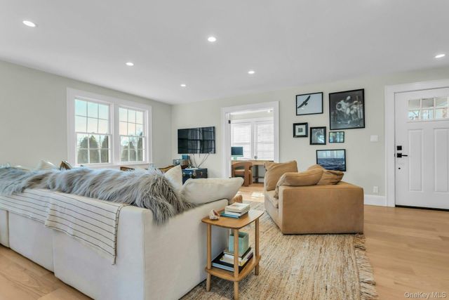 32 Katherine Street, Locust Valley, NY 11560