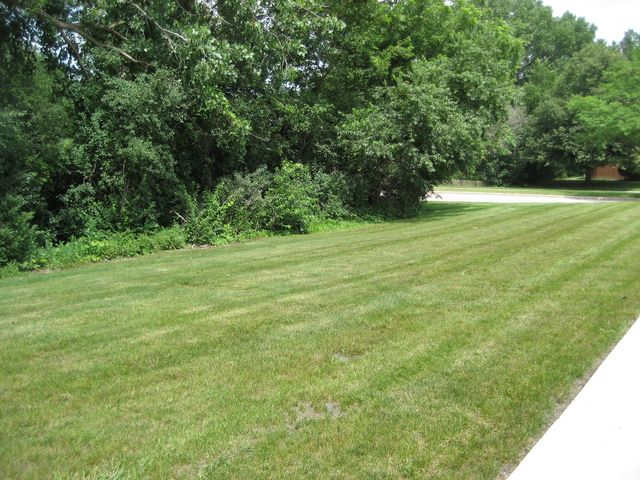 1980 Huntington Boulevard, Hoffman Estates, IL 60169