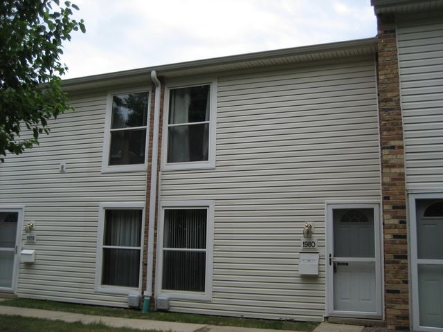 1980 Huntington Boulevard, Hoffman Estates, IL 60169