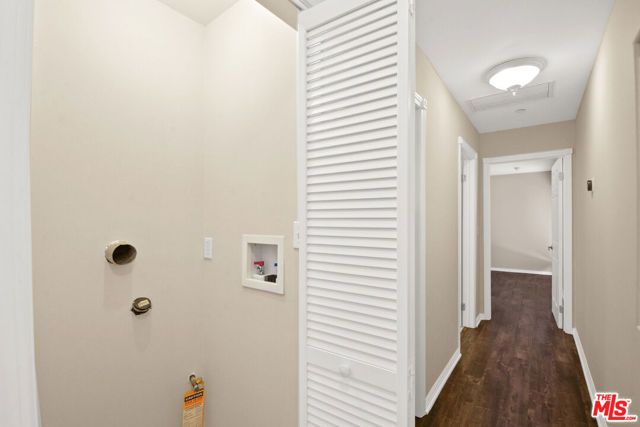 15426 Camarillo Street, Sherman Oaks, CA 91403