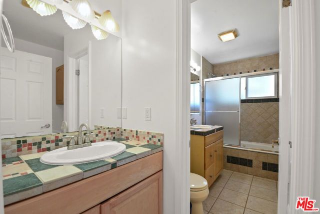 15426 Camarillo Street, Sherman Oaks, CA 91403