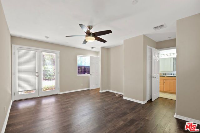 15426 Camarillo Street, Sherman Oaks, CA 91403