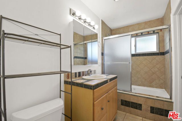 15426 Camarillo Street, Sherman Oaks, CA 91403