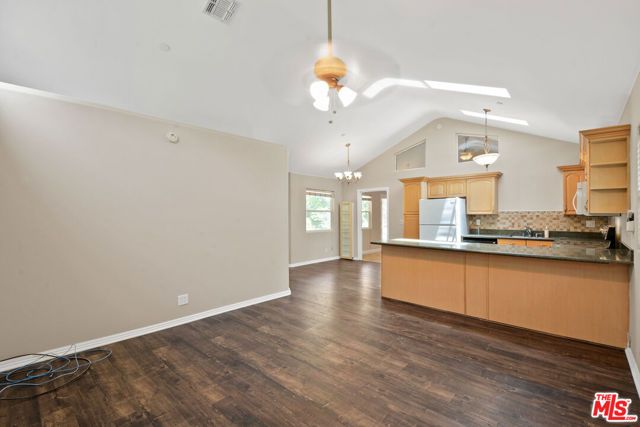 15426 Camarillo Street, Sherman Oaks, CA 91403
