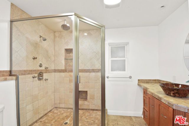 15426 Camarillo Street, Sherman Oaks, CA 91403
