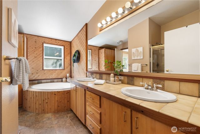 5959 SE Nelson Road, Olalla, WA 98359