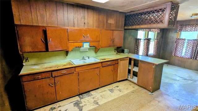 400 Brookside Drive, Caseyville, IL 62232