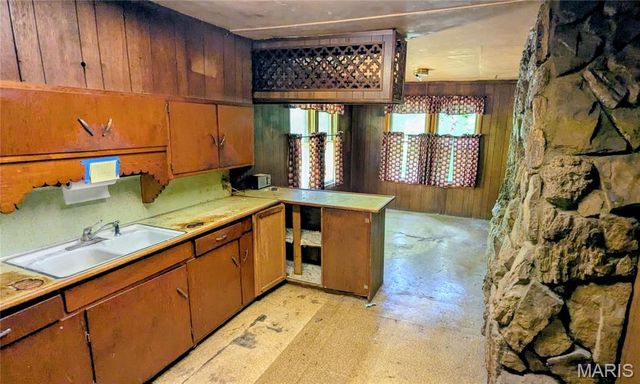 400 Brookside Drive, Caseyville, IL 62232
