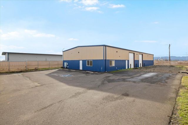 111 Trout Way, White City, OR 97503