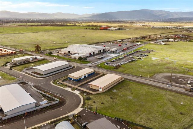 111 Trout Way, White City, OR 97503