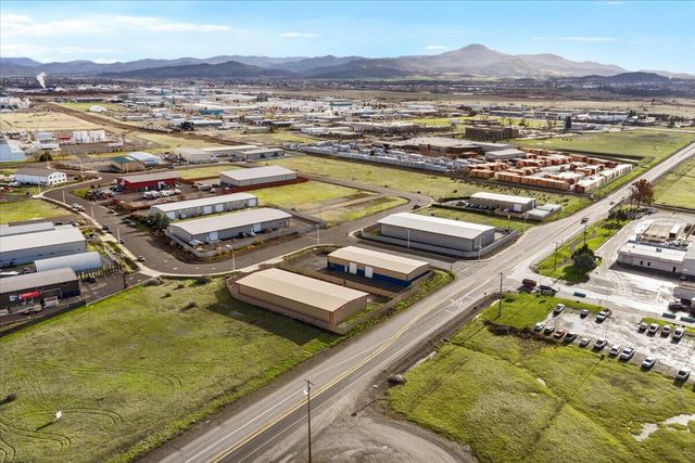 111 Trout Way, White City, OR 97503