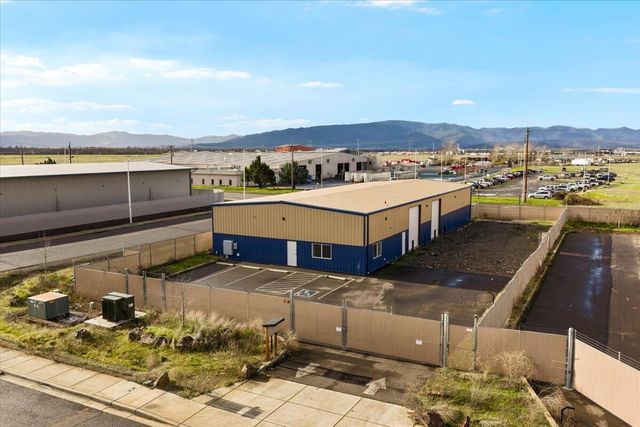 111 Trout Way, White City, OR 97503