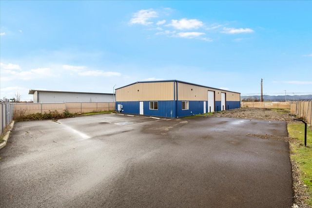 111 Trout Way, White City, OR 97503