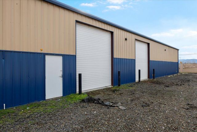 111 Trout Way, White City, OR 97503