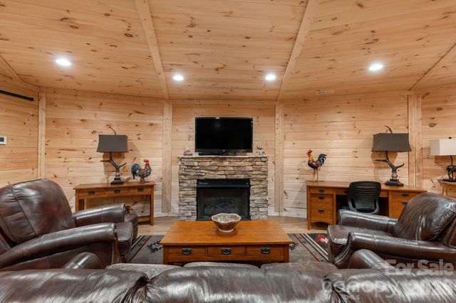 140 Slim Ridge, Maggie Valley, NC 28751